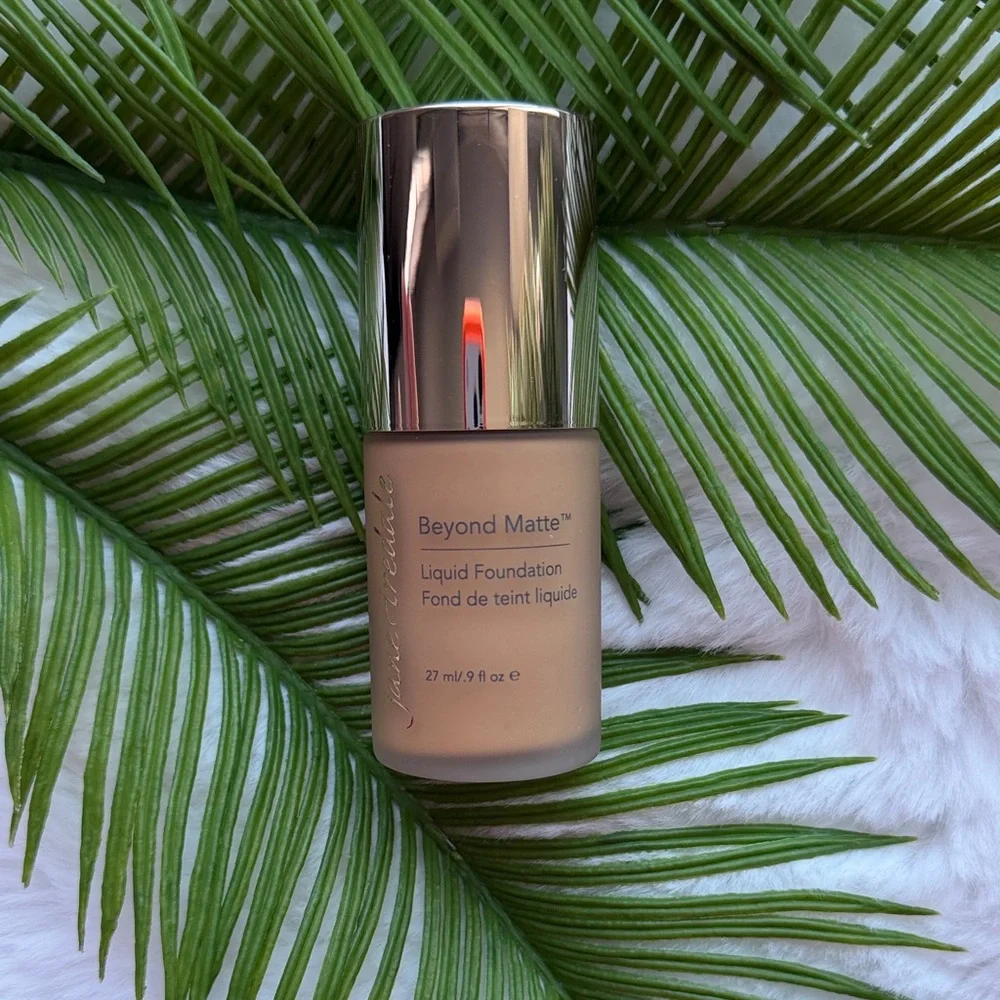 NIB Jane Iredale Beyond Matte Liquid Foundation shade M9